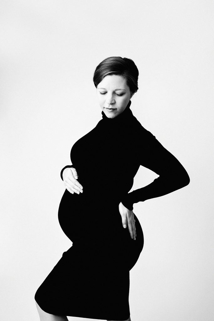 Regal maternity photo black and white