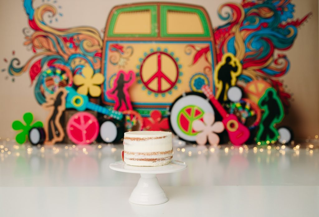 Peace & Love Cake smash photo backdrop